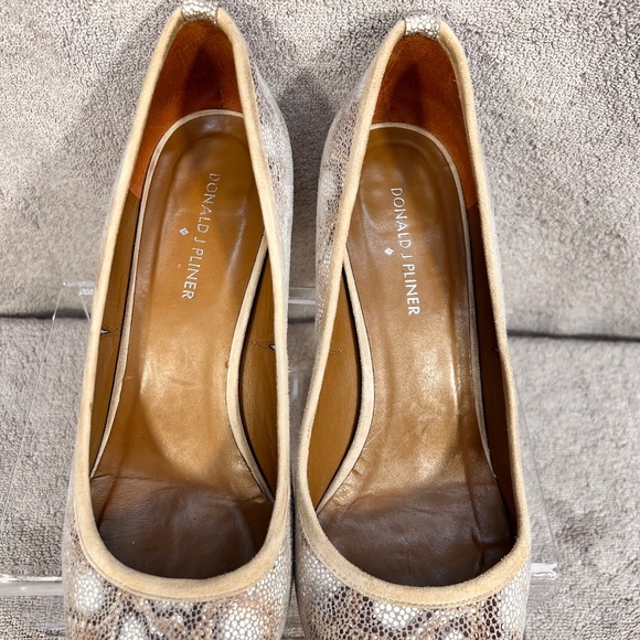 Donald J Pliner Silver Lace Metallic Pointed Toe Heels Tion Pumps 10M Party - Picture 5 of 10